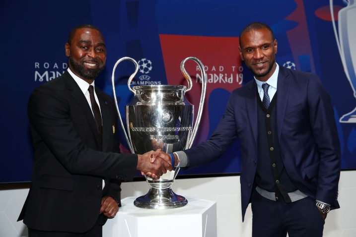 Andrew Cole (Manchester United) i Eric Abidal (Barcelona)/Foto REUTERS