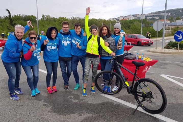 U sedam utrka ovogodišnjeg izdanja Rijeka Run-a- maratonu, polumaratonu, utrci štafete, desetki, Erste petici, utrci 539 skok Trsatskim stubama i Molo longo trku, sudjelovalo je više od 40 članova riječke trkačke zajednice Torpedo Runners te dvadesetak volontera