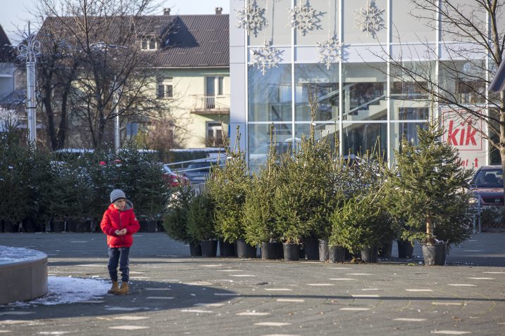 Gospić u adventskom ruhu / Snimio Marin SMOLČIĆ