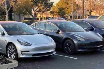 FOTO/Tesla Model 3, Wikipedia