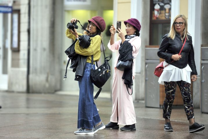 Sve više turista u Rijeci Foto Vedran KARUZA