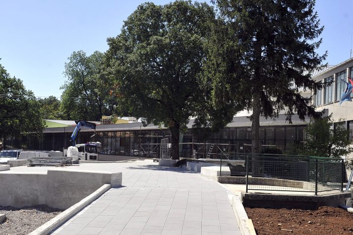 Dogradnja zgrade OŠ Čavle i uređenje školskog dvorišta pri kraju / Snimio Roni BRMALJ