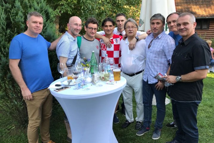 Zlatko Dalić s hrvatskim izvjestiteljima sa SP-a među kojima je i naš novinar Marko Cvijanović