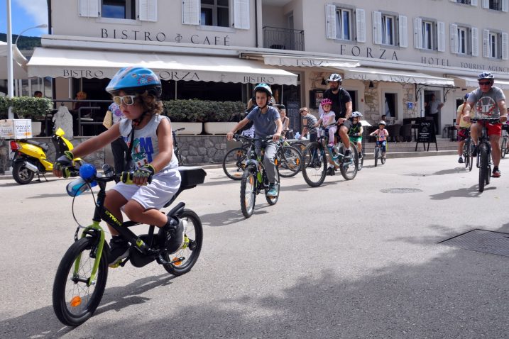 Jučerašnja dječja biciklijada prva je u nizu bike vikend-manifestacija / Snimio Mladen TRINAJSTIĆ