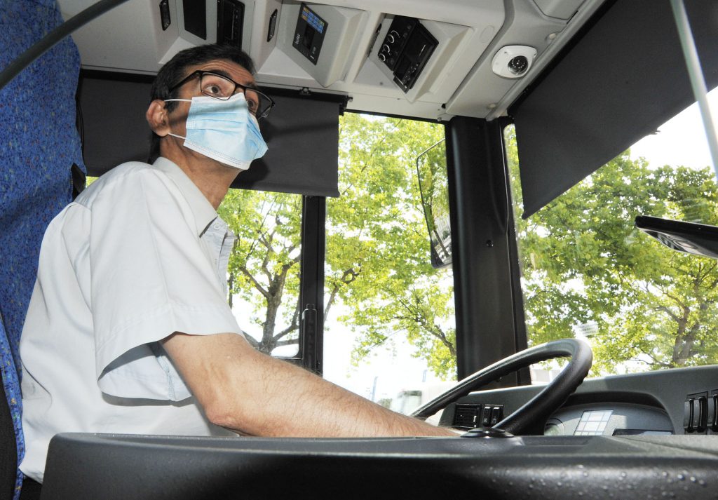 Vozač Autotrolejeva autobusa / Snimio Sergej DRECHSLER