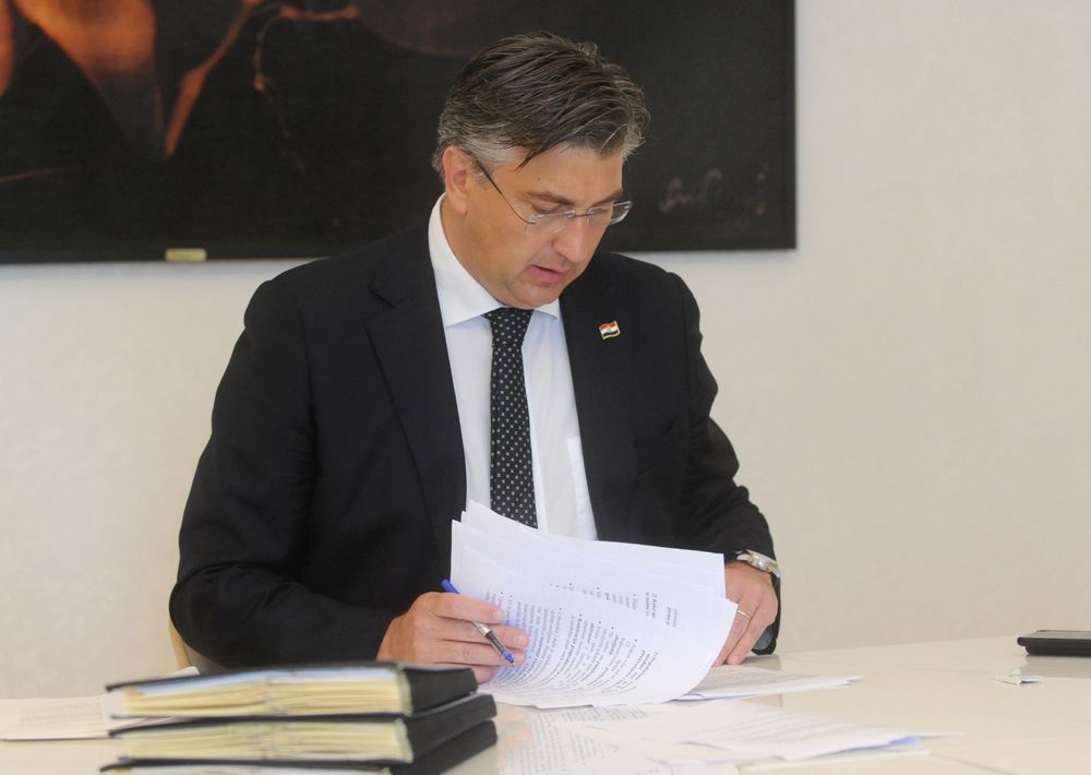 Andrej Plenković u radnom okruženju, snimio Darko Jelinek