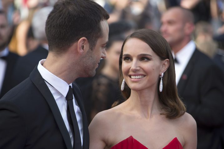 Natalie Portman ekranizirala je roman Amona Oza, a u Cannesu je sa suprugom, koreografom Benjaminom Millepiedom / Reuters