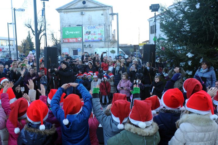 Advent na Viškovu / snimio M. GRACIN