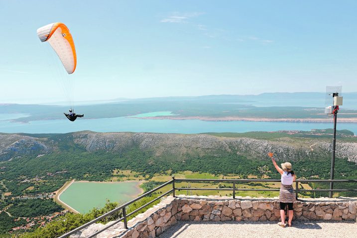 Paragliding i vizure s vinodolskih vidikovaca oduševili strane turističke agente / Foto arhiv