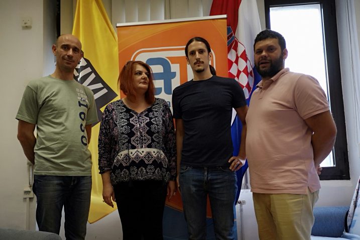 17 godina kasnije građani ove županije i dalje nemaju funkcionalan sustav gospodarenja otpadom - istaknuto je na tiskovnoj konferenciji
