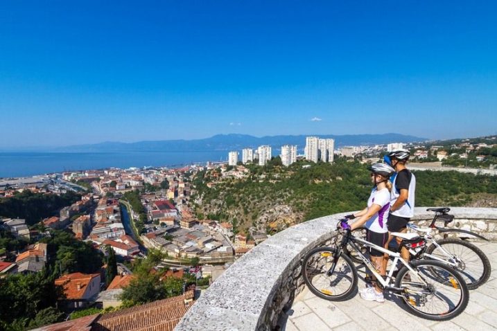 Bike Rijeka objedinjava četrdesetak biciklističkih staza koje se protežu kroz Rijeku, Kastav, Klanu, Viškovo, Jelenje, Čavle, Kostrenu i Bakar