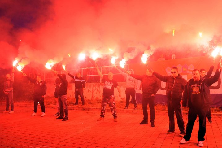 Spektaklu na Milihovu svjedočilo je, po slobodnoj procjeni, barem nekoliko stotina ljudi, koji su se ondje okupili pod zajedničkim geslom "Samo Rijeka, samo Armada!" / Snimio Marko GRACIN