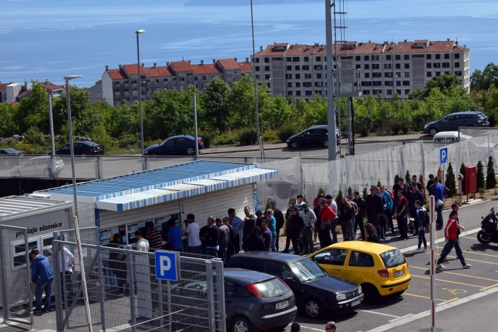VELIKA POTRAŽNJA ZA ULAZNICAMA – Rujevica jučer nešto poslije 15 sati / www.hnk-rijeka.hr