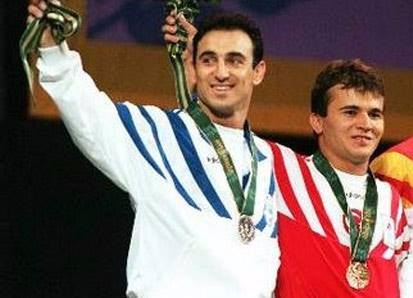 Dugogodišnje rivalstvo Süleymanoğlua i Leonidisa dosegnulo je najvišu točku na Olimpijskim igrama u Atlanti 1996. godine