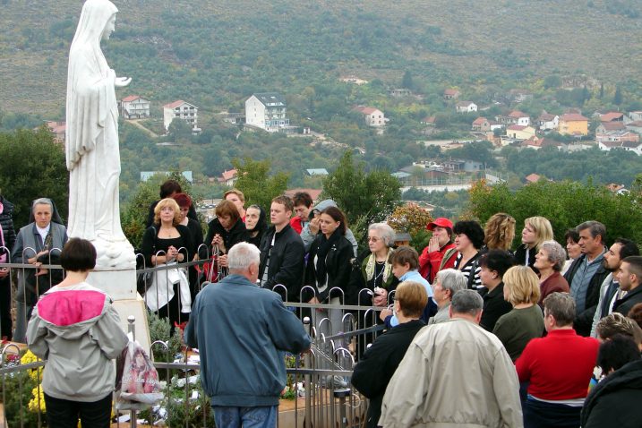 "A ako se prava Gospa, Isusova Majka, nije ukazala – kao što nije – onda su sve to samozvani vidioci, tobožnje poruke, tzv. vidljivi znak i navodne tajne", tvrdi biskup mostarsko-duvanjski / NL arhiva