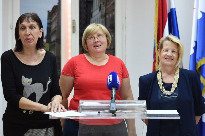 Žene slabije plaćene od mauškaraca - poručile riječke HNS-ovke / Snimio Ivica TOMIĆ