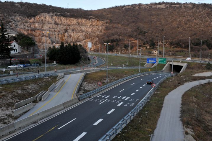Veća sigurnost – pri dolasku s Grobnika za Rijeku, Orehovicu i Trsat skretat će se na novom izlazu nekoliko stotina metara prije * Foto D. Škomrlj