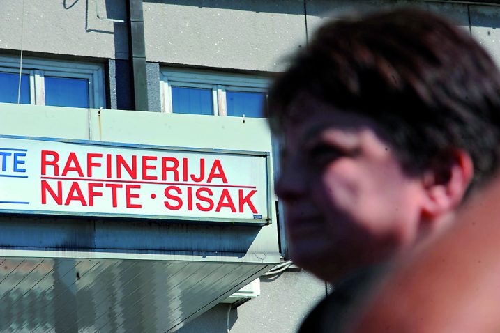 Neizvjesna sudbina rafinerije u Sisku / Snimio D. KOVAČEVIĆ