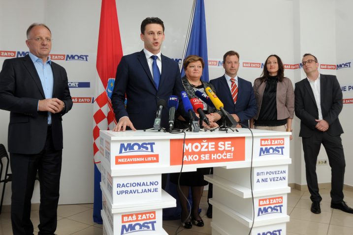 Ante Dabo, Božo Petrov, Ljubica Ambrušec, Tomislav Panenić, Ružica Vukovac, Marko Sladoljev / Snimio Darko JELINEK