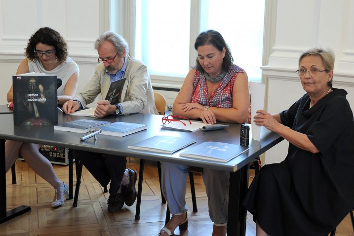 S konferencije za novinare u modernoj galeriji / Foto N. REBERŠAK