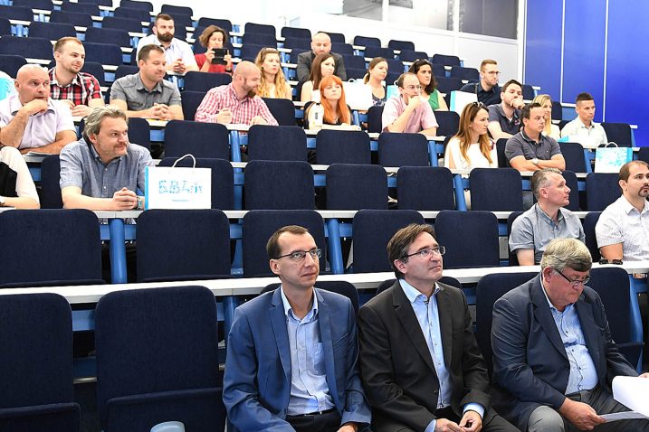 Sedamdesetak sudionika iz četiriju zemalja na Građevinskom fakultetu / Snimio Ivica TOMIĆ