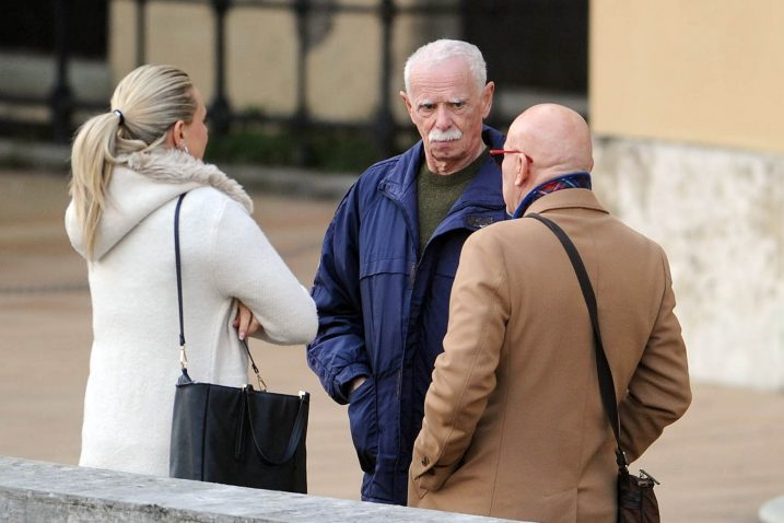 Katica Uljar i Željko Kamenar s odvjetnikom Brankom Šerićem ispred riječkog suda / snimio R. BRMALJ