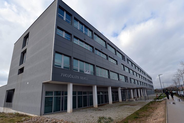 Sveučilišni kampus u Rijeci domaćin je 3. Ljetne škole intervencijske radiologije / Snimio Damir ŠKOMRLJ