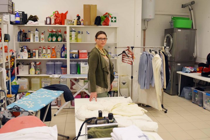 Prema količini posla upošljavala sam nove radnice - Goranka Radunović u praonici rublja »Seger« / Snimio M. KRMPOTIĆ