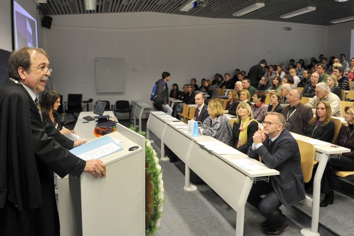 Upisna kvota povećana na 40 mjesta – pročelnik prof. dr. Mladen Petravić   / snimio V. KARUZA