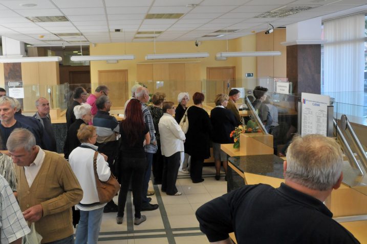 Blagajne u zgradi Elektroistre već odavno ne rade, a radno vrijeme šaltera za upite i pritužbe potrošača od početka rujna radi od 7 do 11