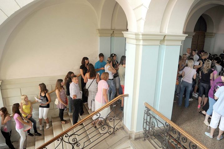 Prijavama je počela groznica srednjoškolskih upisa / Snimio Vedran KARUZA