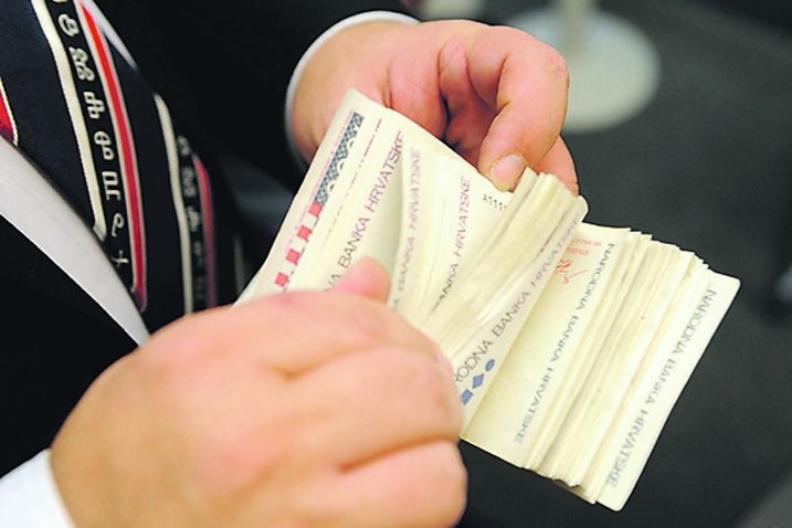 Banke rezervacije posebice muče kad su u pitanju krediti koje su dale posrnulom građevinskom sektoru / Foto Vedran KARUZA