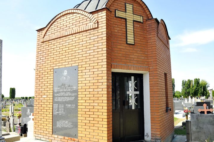 Mauzolej zapovjednika srpskih paravojnih jedinica u Borovom Selu Vukašina Šoškočanina smeta HOS-u  / G. FERBEZAR/PIXSELL