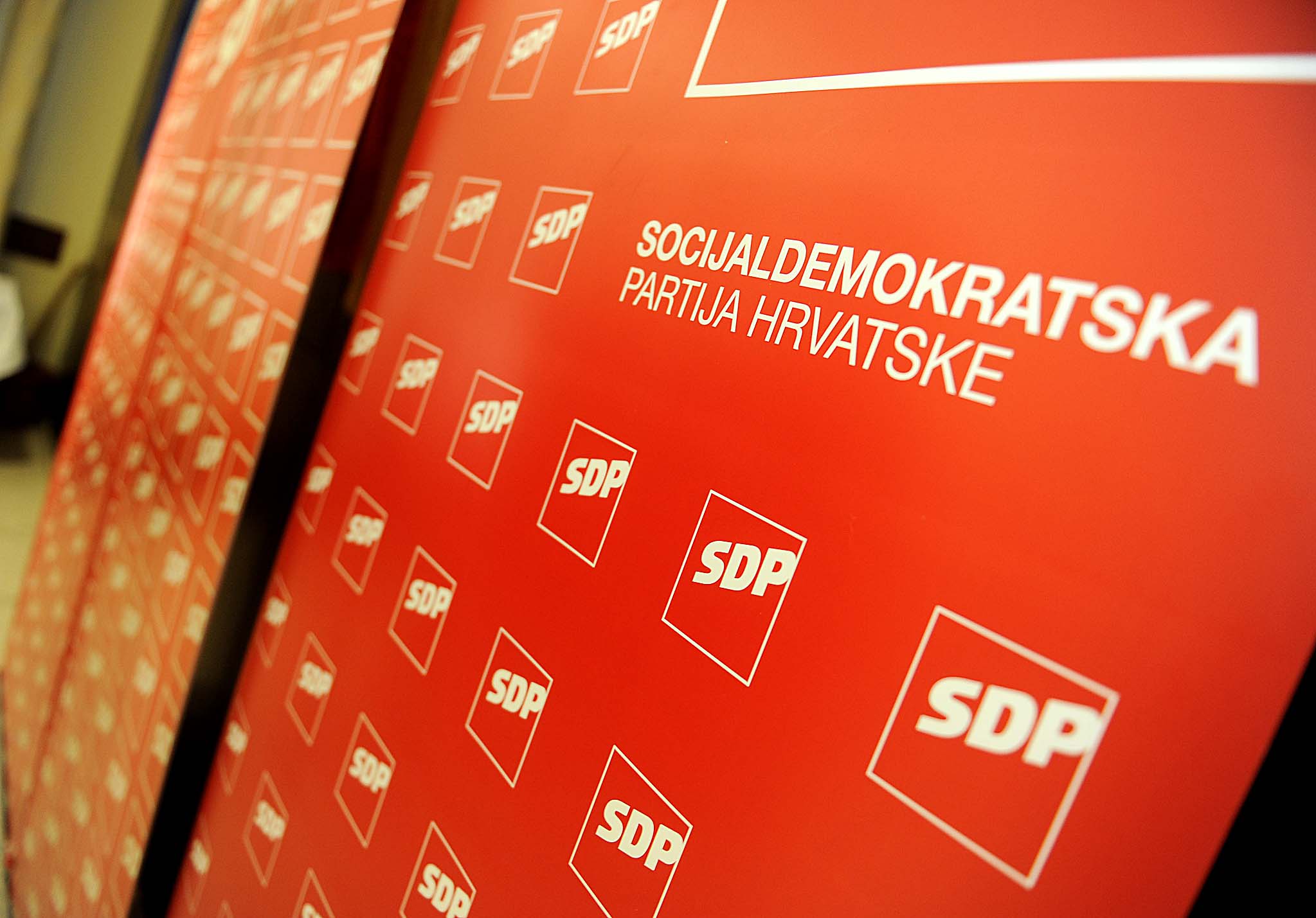 Dokidanje ''šalabahter demokracije'': Većina u Predsjedništvu SDP-a ...