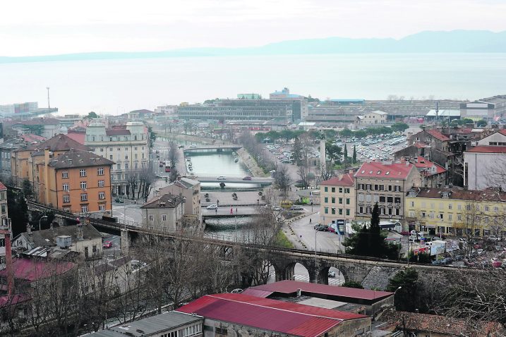 Uklonjen bi trebao biti nasip na Školjiću te željeznički most preko Rječine  S. JEŽINA/Arhiva NL