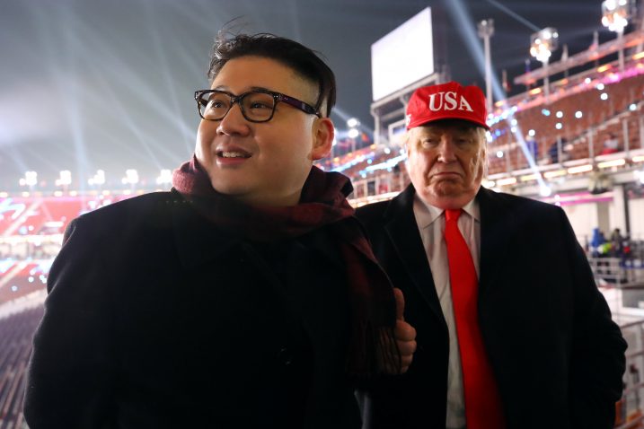 »Vidite da se ipak slažemo«, kazao je Kimov dvojnik, kojeg su sa stadiona izveli zaštitari, dok je on vikao: »Čuvajte mi sestru« / Reuters