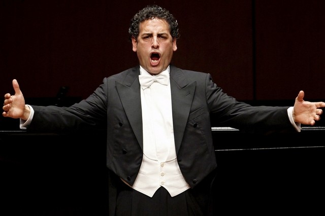 Zvijezda koncerta bio je peruanski tenor Juan Diego Flores / Foto Reuters