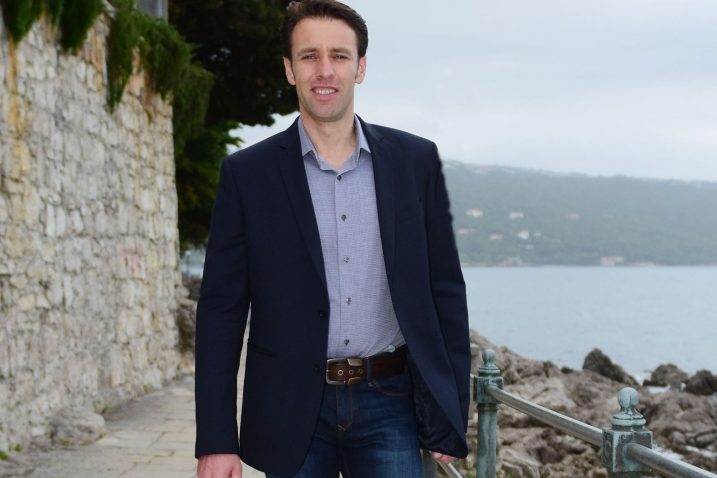 SDP-ov političar Fernando Kirigin s mjesta zamjenika krenuo u utrku za gradonačelnika Opatije uz podršku koalicije sedam stranaka širokog političkog spektra od centra prema ljevici / Foto Marin ANIČIĆ