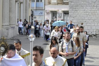 Tijelovska procesija - crkva Uznesenja BDM / Snimio Vedran KARUZA