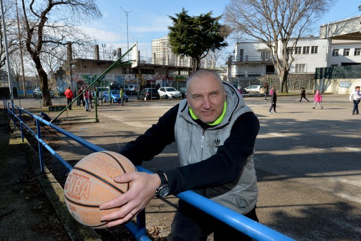 Ne želi više gledati prazna i zapuštena kvartovska igrališta - Milan Vukajlović / Foto Damir ŠKOMRLJ