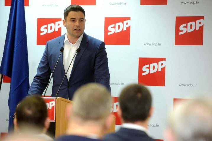Molim vas da svi članovi pokažu kako se radi za Hrvatsku i kako se jača socijaldemokracija - Davor Bernardić / Snimio Davor KOVAČEVIĆ