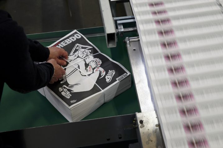Broj na prvu godišnjicu atentata tiskan u oko milijun primjeraka / Foto REUTERS