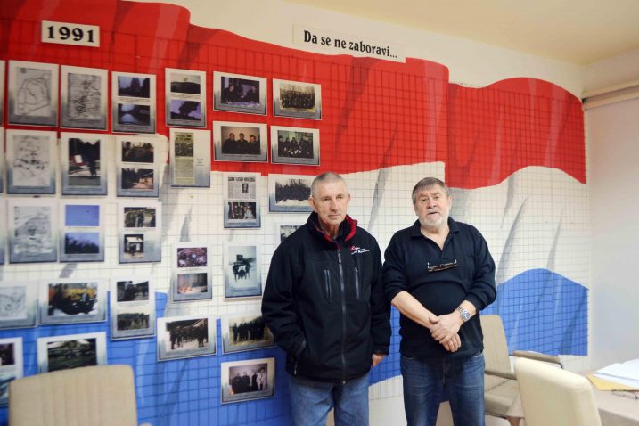 Ratni zapovjednik brigadir Miljenko Balen i novi predsjednik »Goranskih risova« Željko Sokol  / snimio  M. KRMPOTIĆ