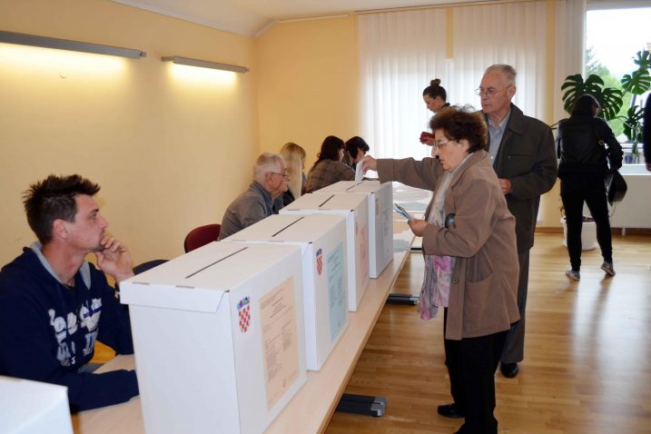 Ravna Gora, dugogodišnje SDP-ovo uporište, na ovim se izborima potpuno okrenula HDZ-u / Foto Marinko KRMPOTIĆ