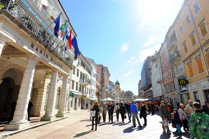 Sve radiopostaje moraju istaknuti da su dijelom HRT-a, pa tako i Rijeka / Snimio Vedran KARUZA