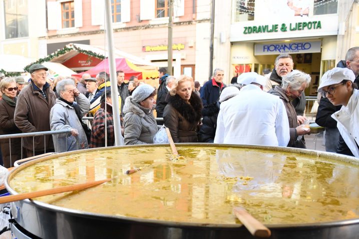Za bakalar na gulaš bilo je potrebno 250 kg bakalara / Snimio Ivica TOMIĆ
