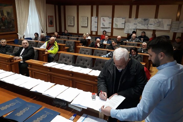 Predstavnici novljanskih udruga i klubova potpisali ugovore za gradska sredstva  / snimio A. RAVLIĆ