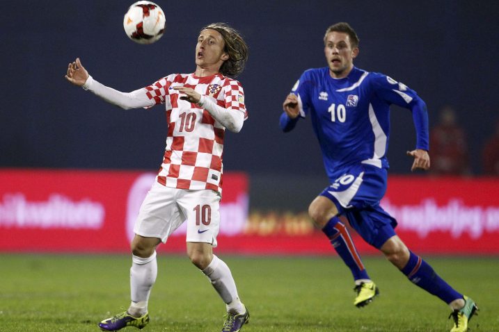 Luka Modrić i Gylfi Sigurdsson / Foto Reuters