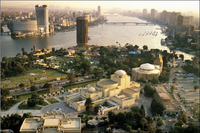Golemi kompleks Cairo Opera House na otoku  Gezira na Nilu