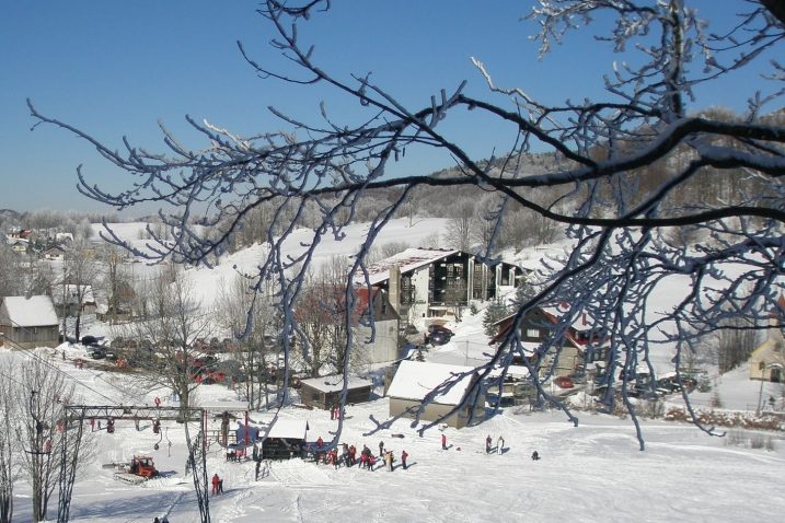 Najveći goranski hotel već je više godina zatvoren / Snimio Marinko KRMPOTIĆ / NL arhiva